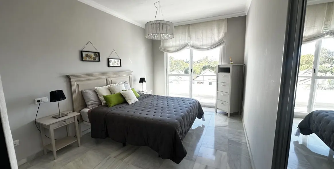 Venta de apartamento en planta media en Marbella 7