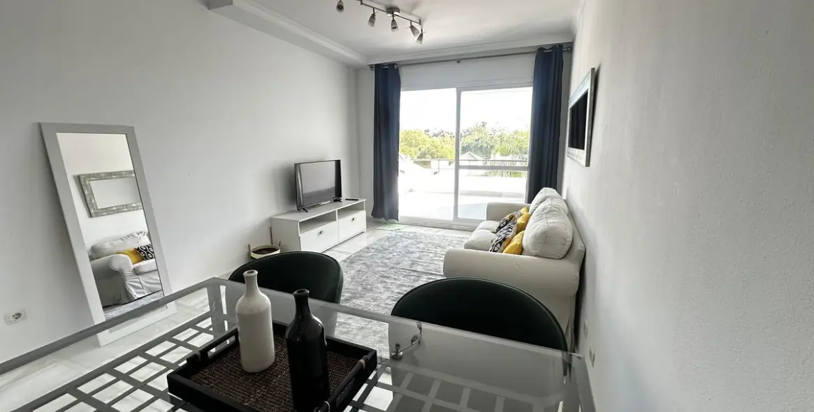 Venta de apartamento en planta media en Marbella 10