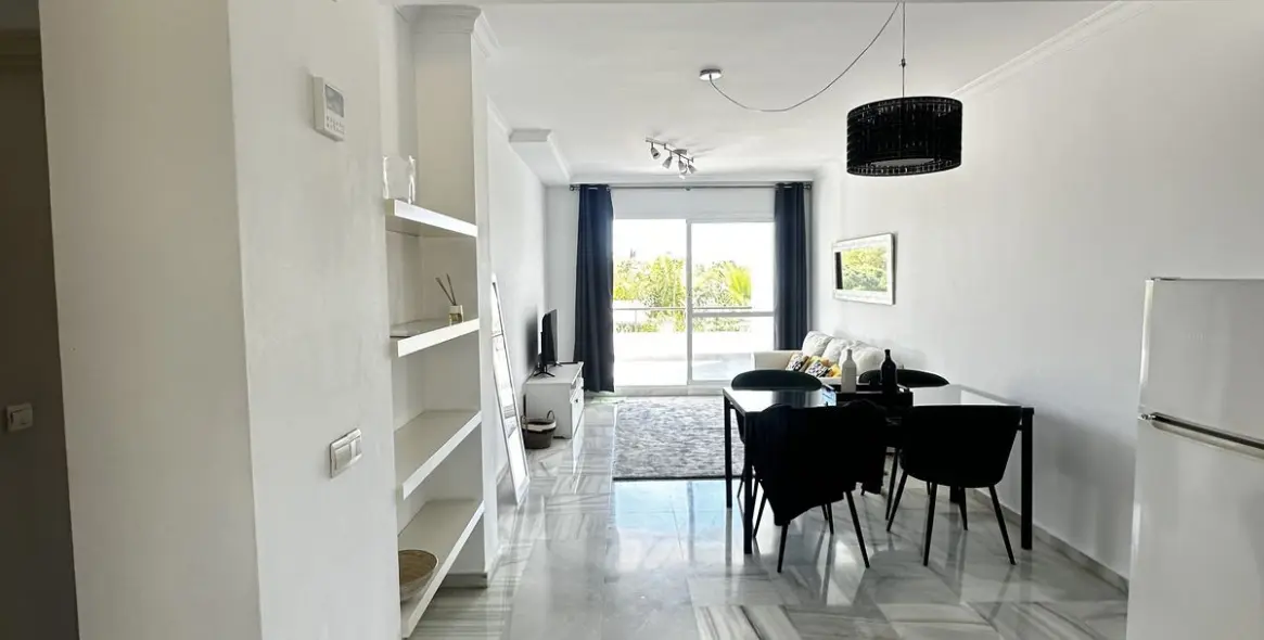 Venta de apartamento en planta media en Marbella 11