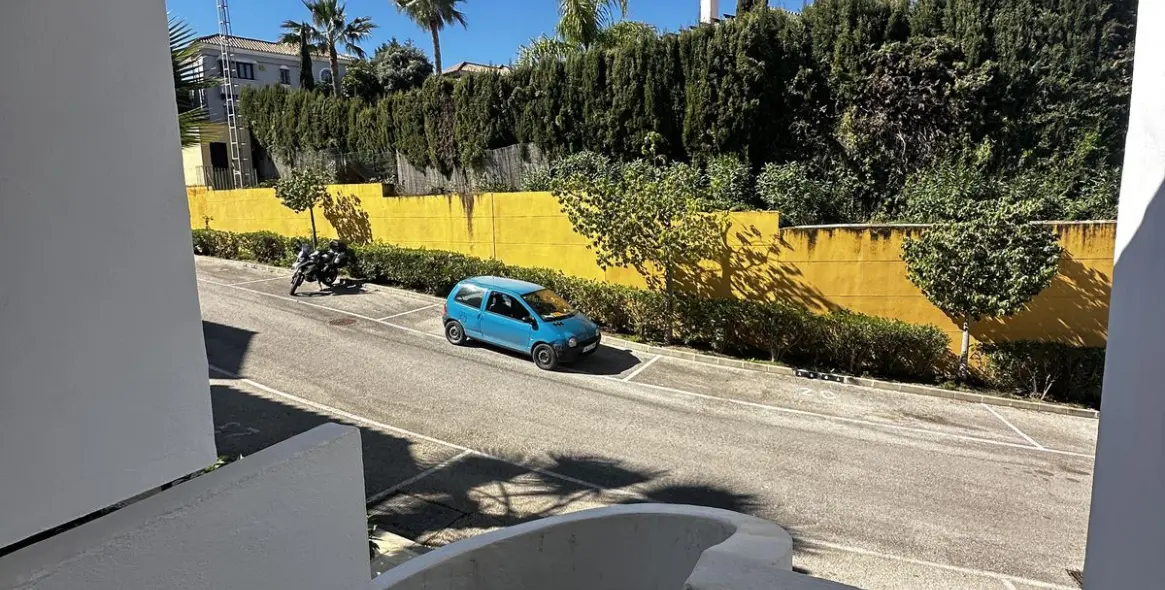 Sale of middle floor apartment in Marbella 21