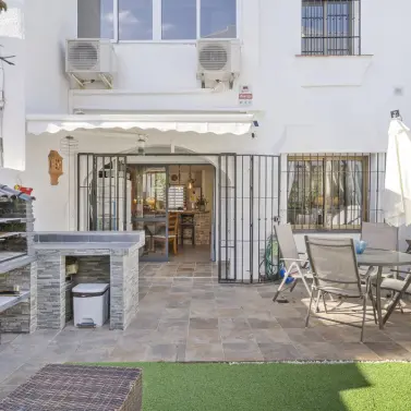 Venta de adosado en Cerros del Aguila