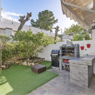 Venta de adosado en Cerros del Aguila