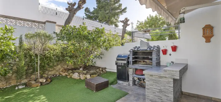 Venta de adosado en Cerros del Aguila 4