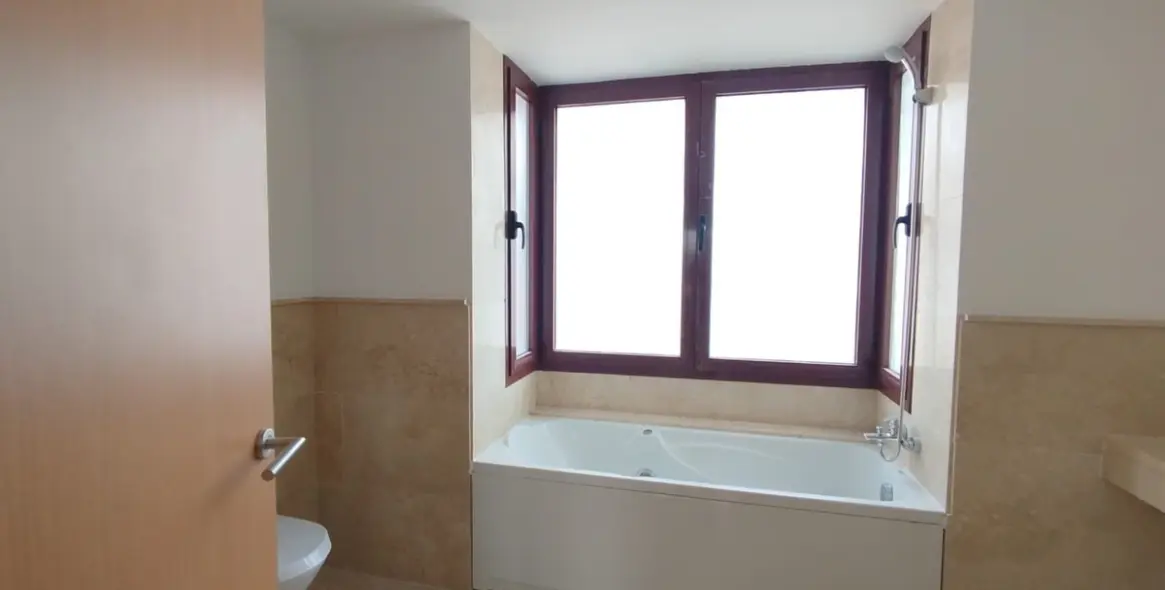 Venta de adosado en Doña Julia 11