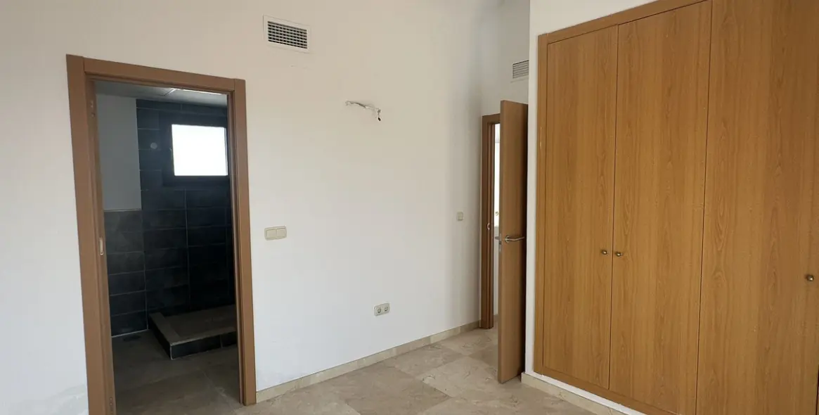 Venta de adosado en Doña Julia 25