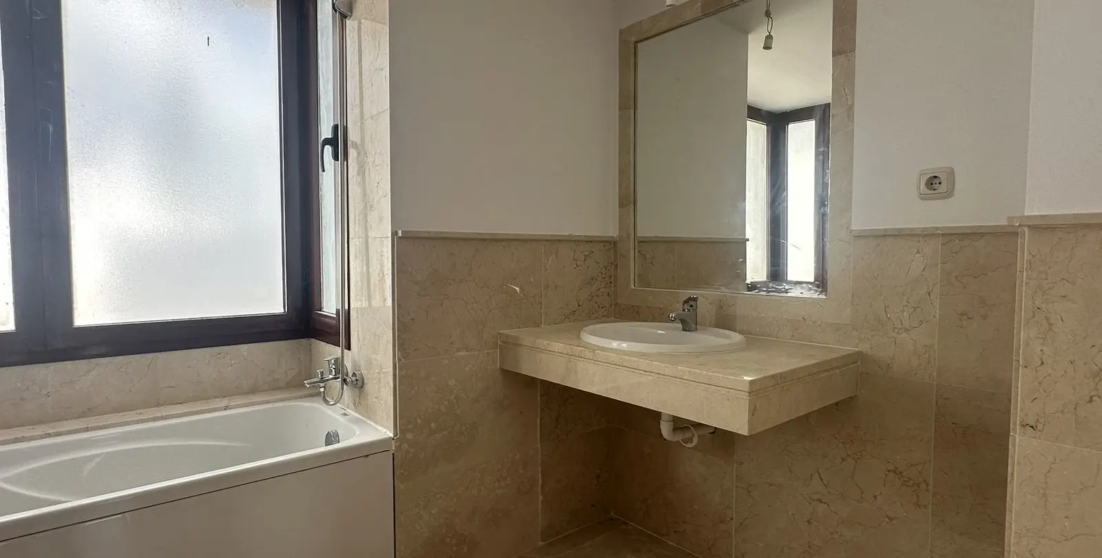 Venta de adosado en Doña Julia 18