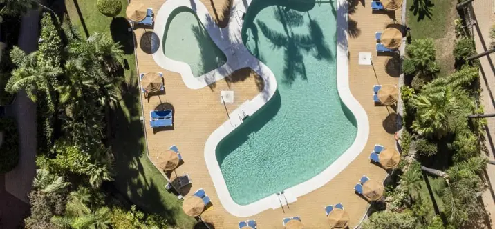 Sale of middle floor apartment in San Pedro de Alcántara 2