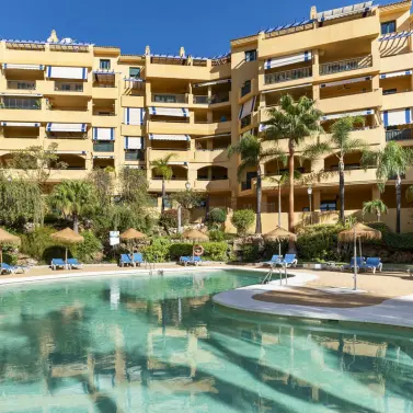 Sale of middle floor apartment in San Pedro de Alcántara