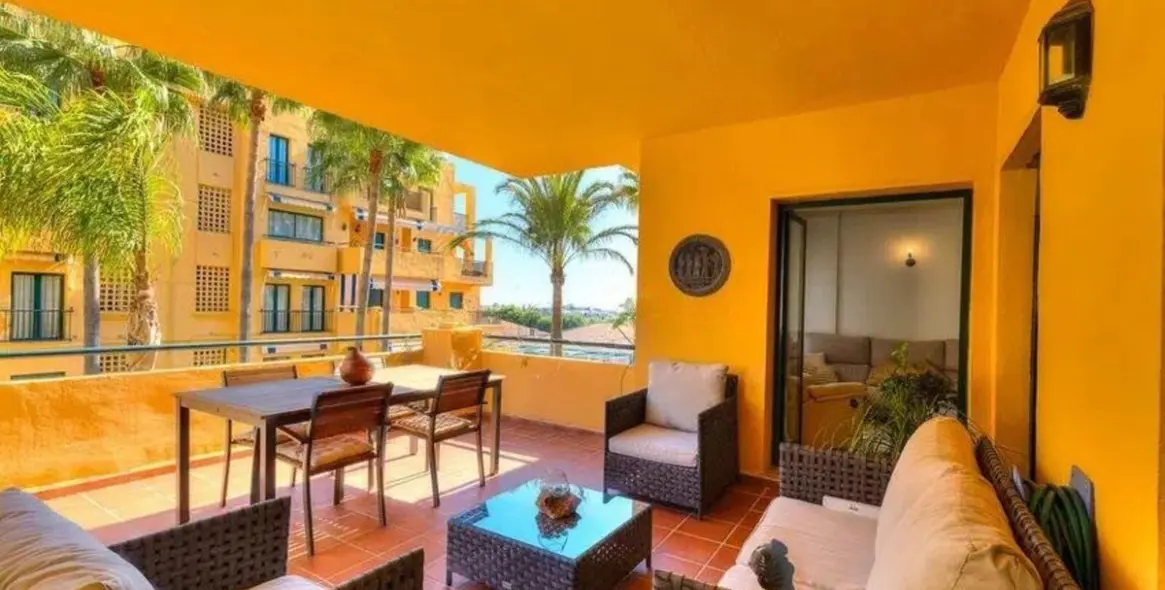 Venta de apartamento en planta media en San Pedro de Alcántara 5