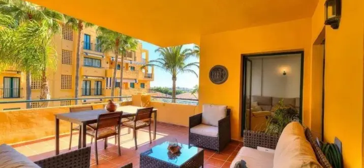 Venta de apartamento en planta media en San Pedro de Alcántara 4