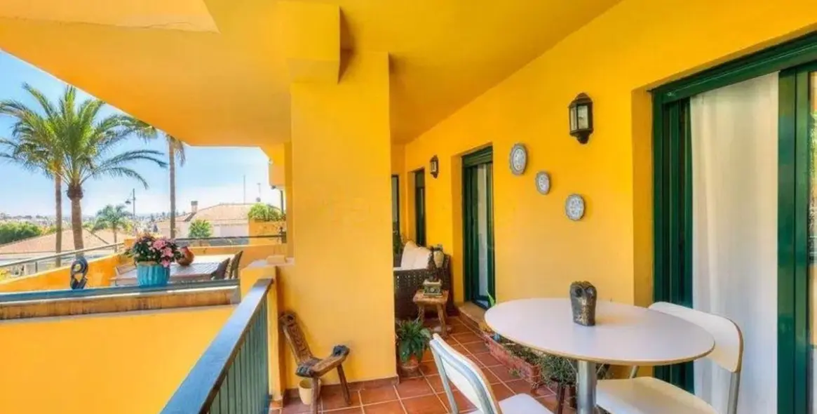 Venta de apartamento en planta media en San Pedro de Alcántara 6