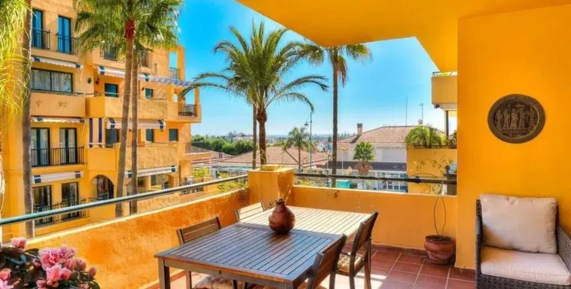 Venta de apartamento en planta media en San Pedro de Alcántara 8