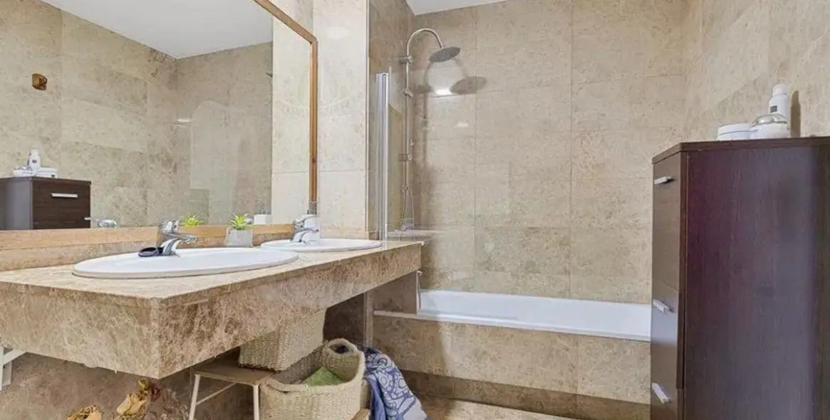 Venta de apartamento en planta media en San Pedro de Alcántara 18