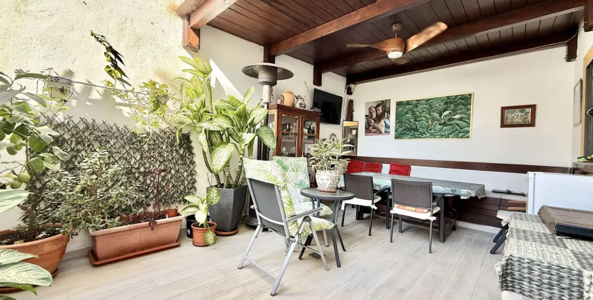 Продажа дома на две семьи в Estepona 2