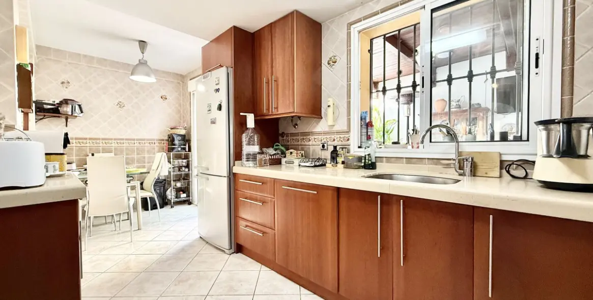Продажа дома на две семьи в Estepona 10