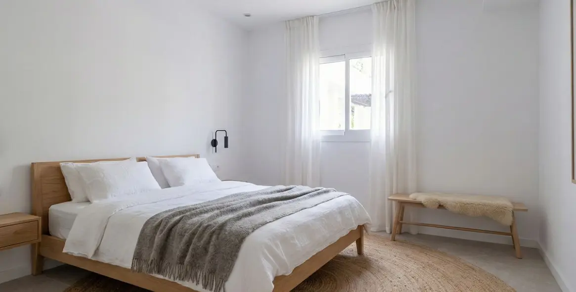 Venta de apartamento en planta media en La Quinta 5