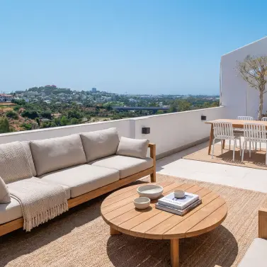 Venta de apartamento en planta media en La Quinta