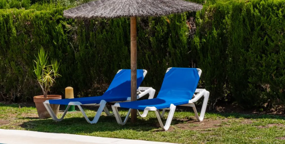 Venta de apartamento en planta media en La Quinta 18