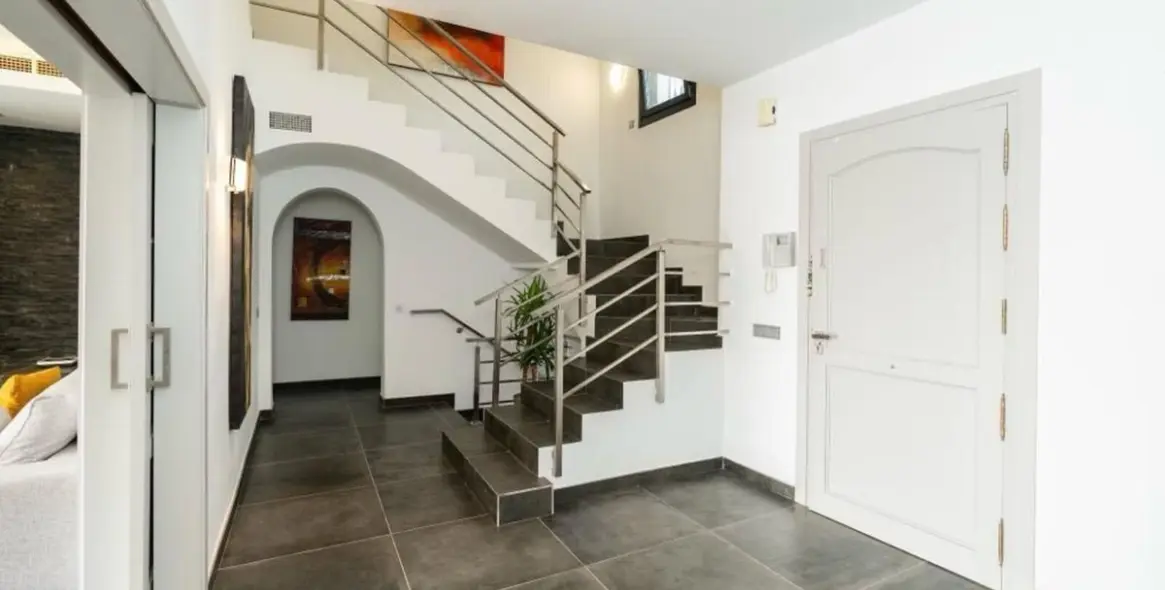 Venta de villa independiente en Nueva Andalucía 3