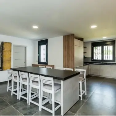 Venta de villa independiente en Nueva Andalucía