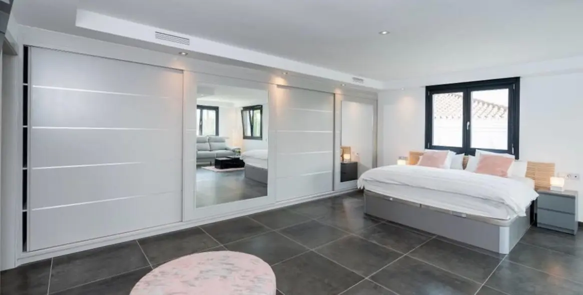 Venta de villa independiente en Nueva Andalucía 9