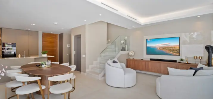 Long-term rent of detached villa in The Golden Mile 4