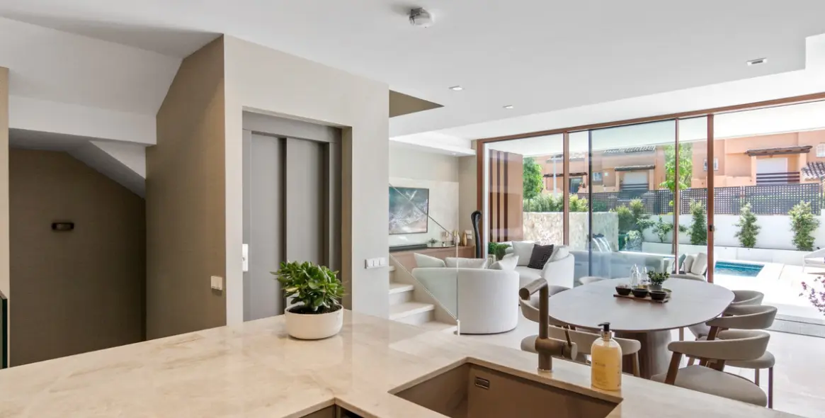 Alquiler a largo plazo de villa independiente en The Golden Mile 18