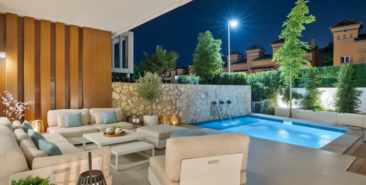 Long-term rent of detached villa in The Golden Mile 31