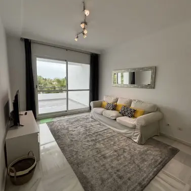 Long-term rent of penthouse in Nueva Andalucía