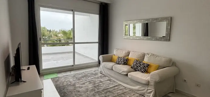 Long-term rent of penthouse in Nueva Andalucía 2