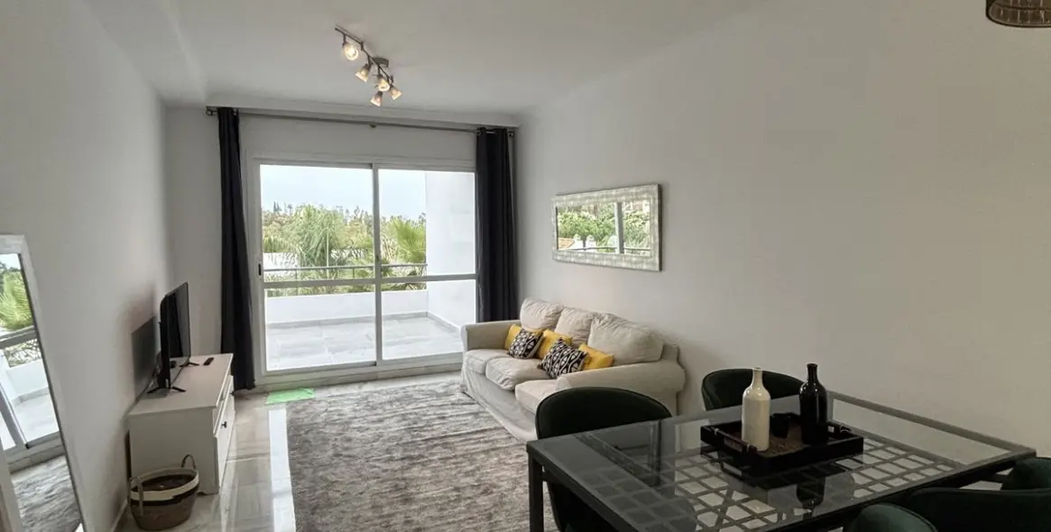 Long-term rent of penthouse in Nueva Andalucía 4