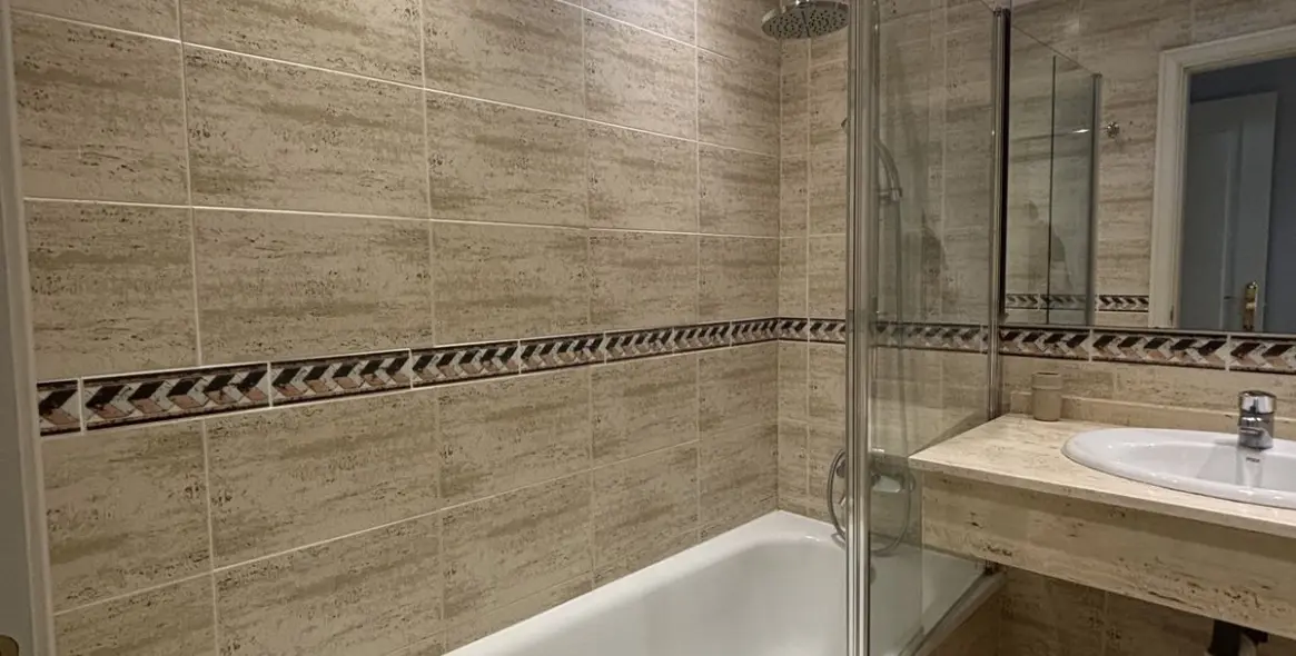 Long-term rent of penthouse in Nueva Andalucía 11