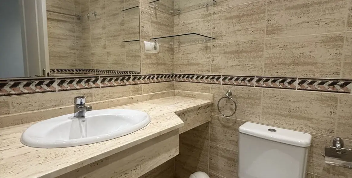 Long-term rent of penthouse in Nueva Andalucía 12