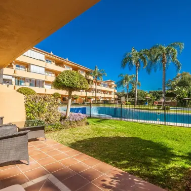 Sale of ground floor apartment in Elviria