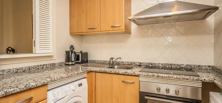 Sale of ground floor apartment in Elviria 2