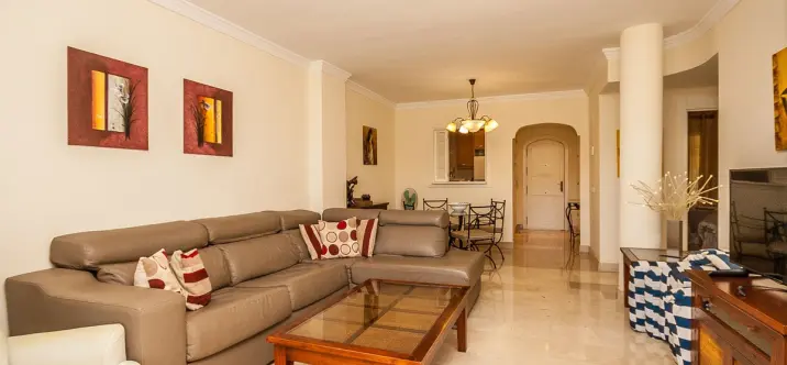 Sale of ground floor apartment in Elviria 4