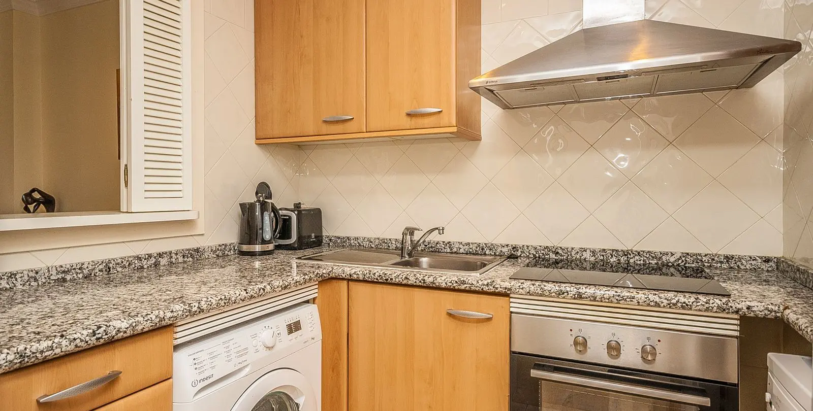 Sale of ground floor apartment in Elviria 3