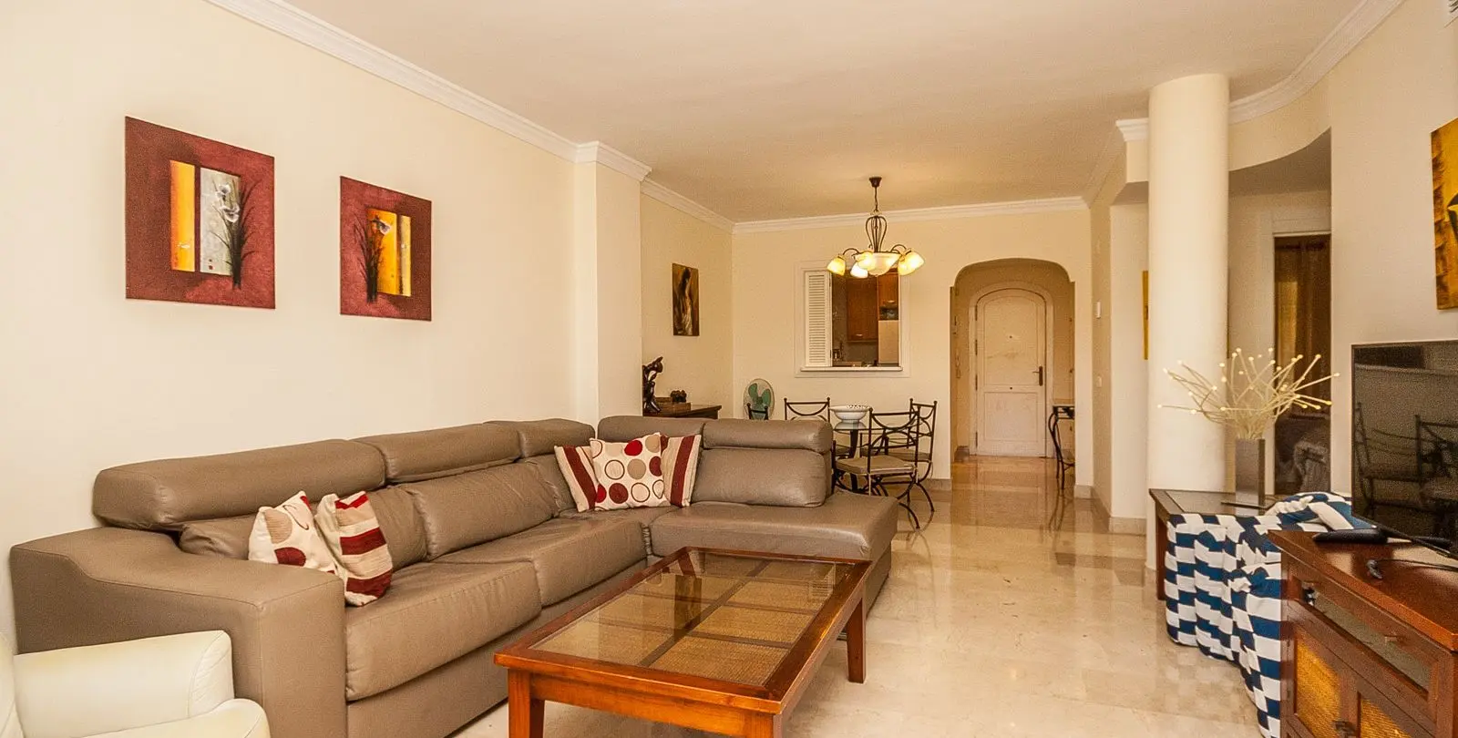Sale of ground floor apartment in Elviria 5