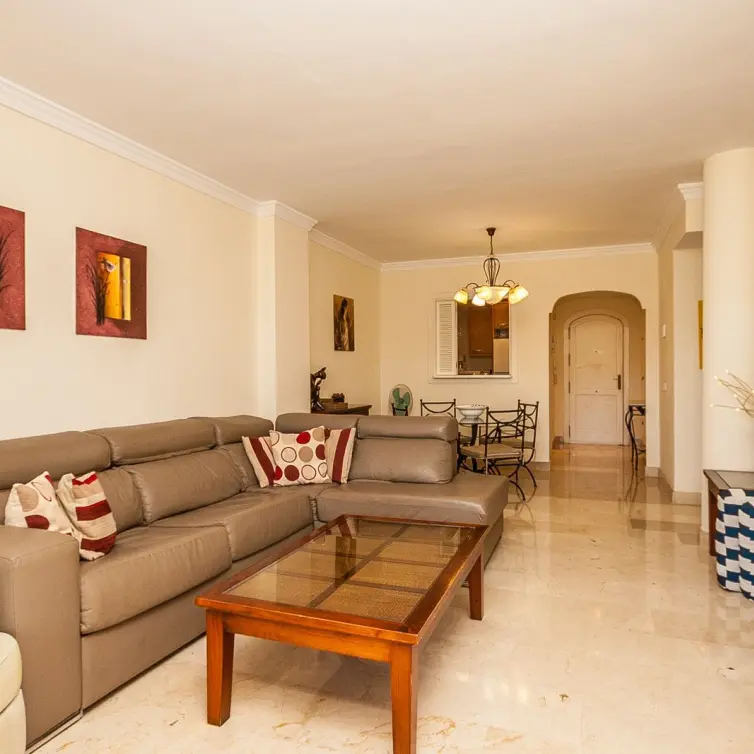 Sale of ground floor apartment in Elviria