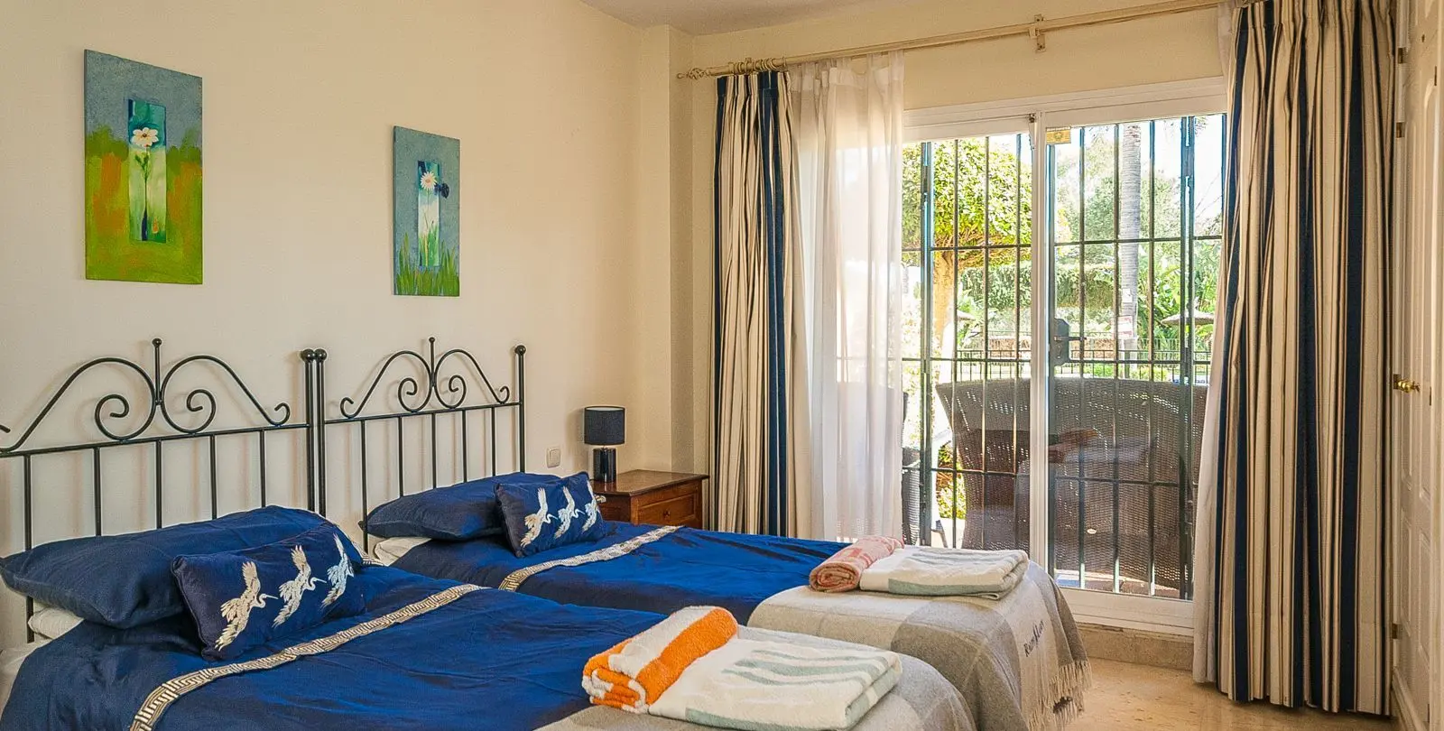 Sale of ground floor apartment in Elviria 6