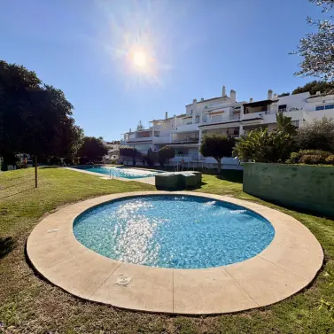 Продажа апартаментов на среднем этаже в Río Real