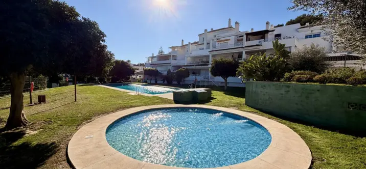 Продажа апартаментов на среднем этаже в Río Real 0