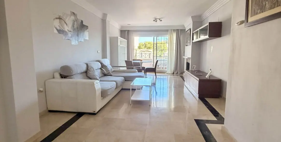 Продажа апартаментов на среднем этаже в Río Real 4