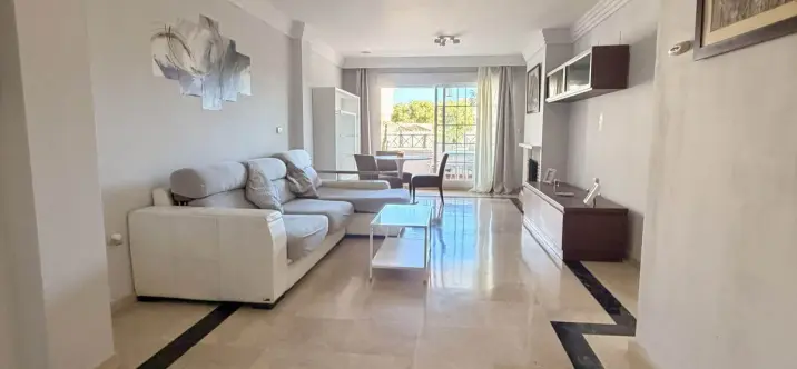 Продажа апартаментов на среднем этаже в Río Real 3