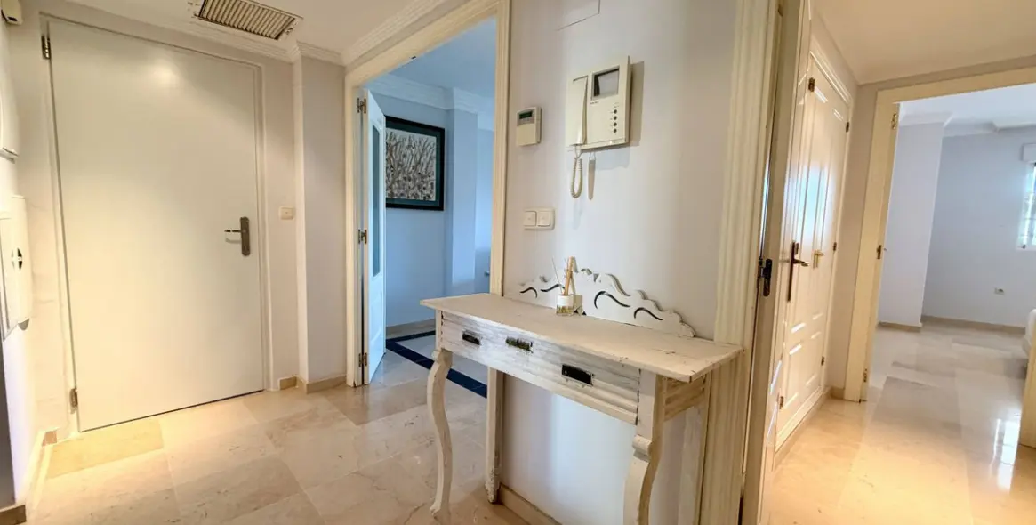 Продажа апартаментов на среднем этаже в Río Real 5