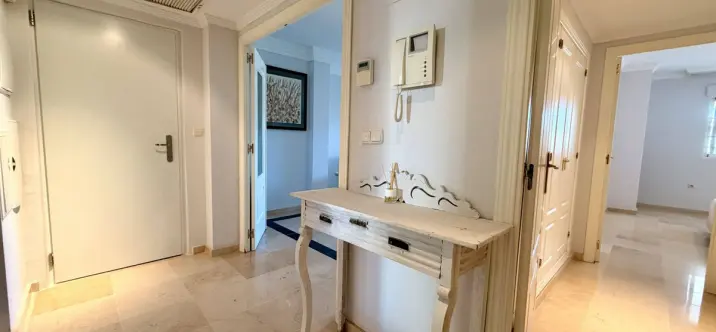 Продажа апартаментов на среднем этаже в Río Real 4