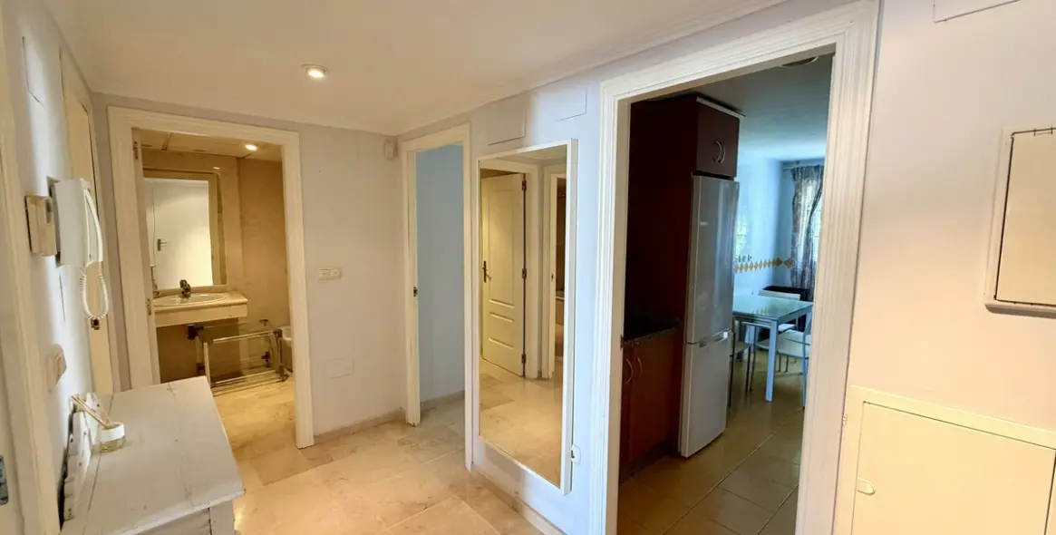 Продажа апартаментов на среднем этаже в Río Real 6