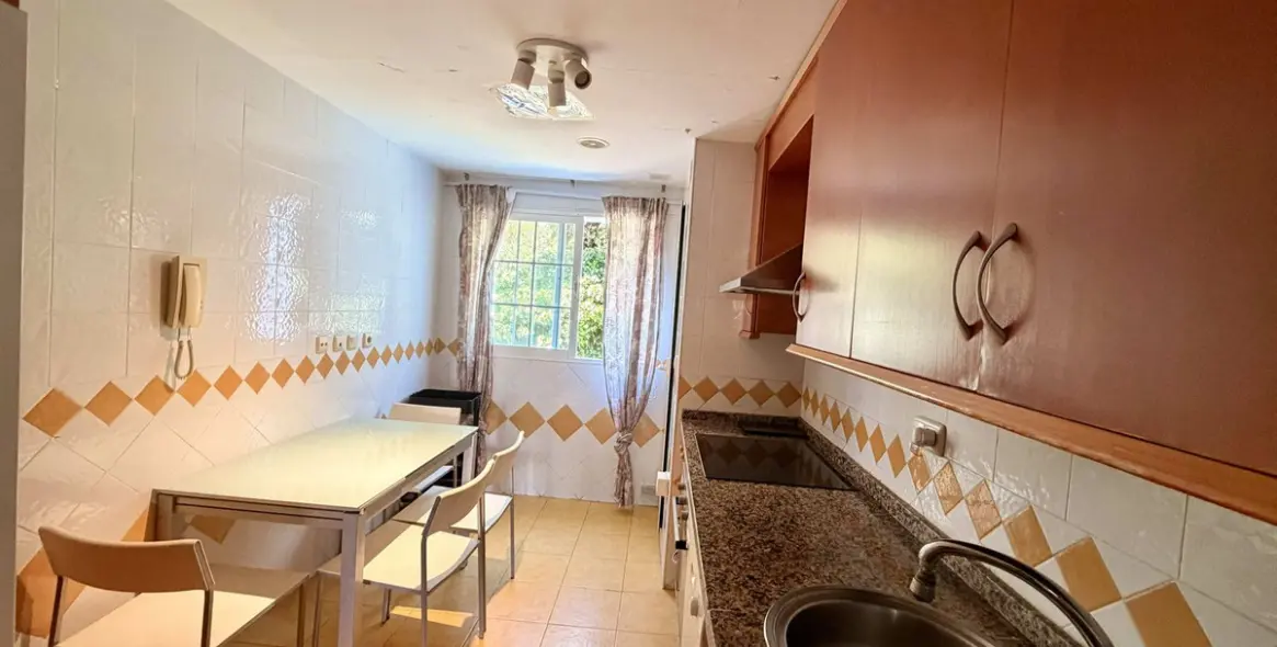 Продажа апартаментов на среднем этаже в Río Real 8