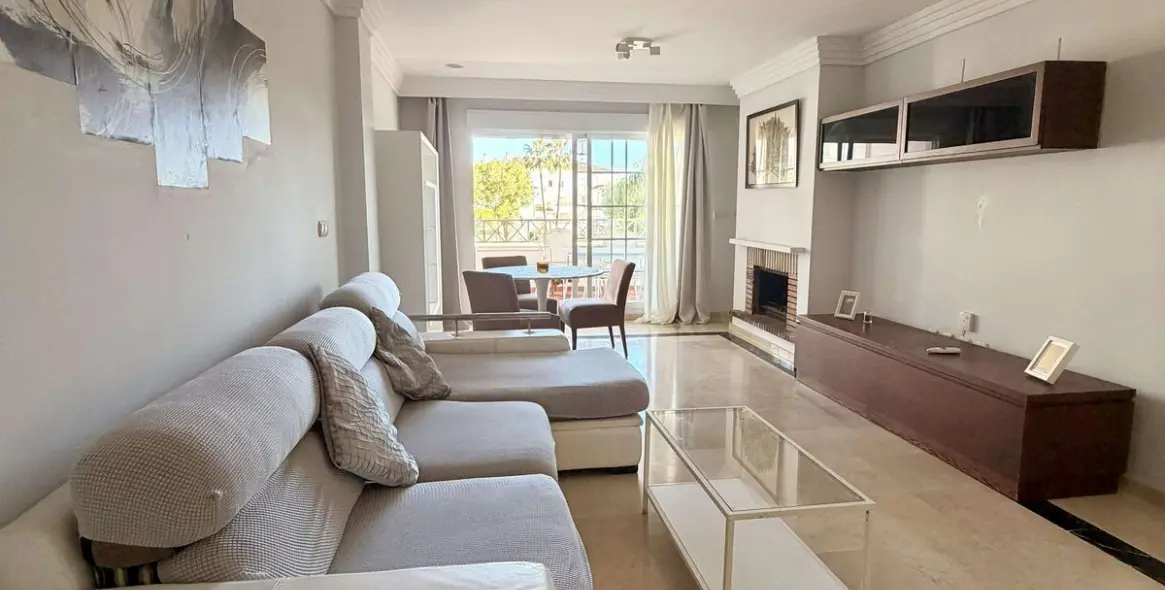 Продажа апартаментов на среднем этаже в Río Real 16