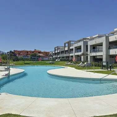 Продажа апартаментов на среднем этаже в Doña Julia